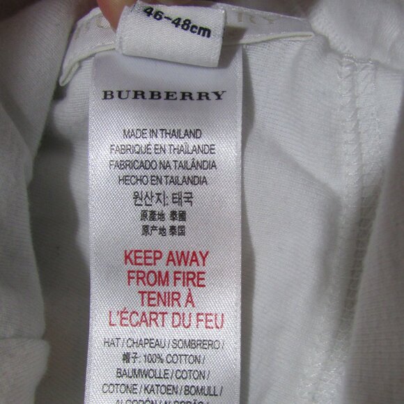 Burberry Infant Cap & Scarf / Bib Set - Newborn Baby - Picture 5 of 11